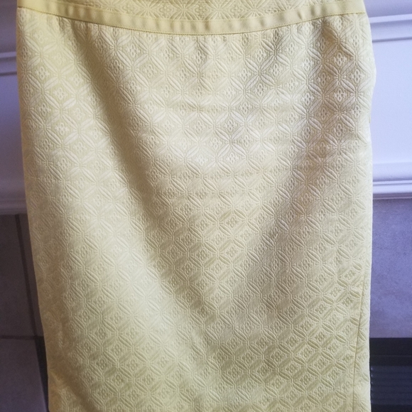 Beautiful bright yellow, The Limited skirt, size 0 - Picture 1 of 2